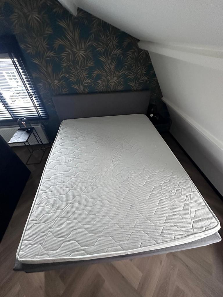 Mooie boxspring 180x220 swiss sense, Huis en Inrichting, Slaapkamer | Boxsprings, Ophalen, Zo goed als nieuw, Tweepersoons, 180 cm