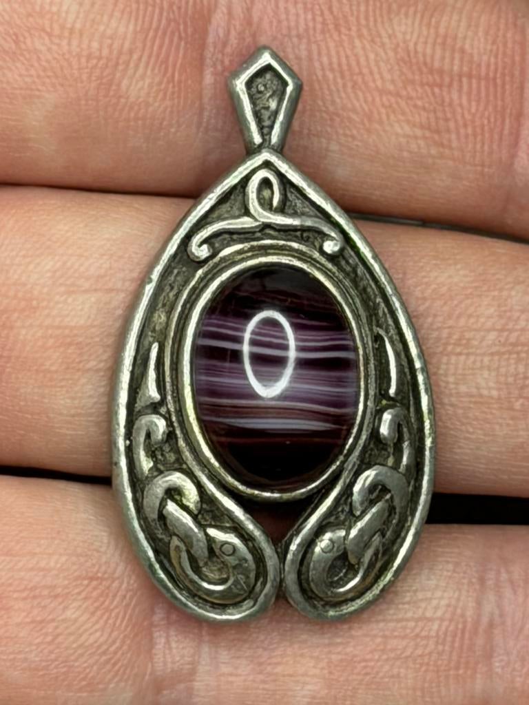 Rood is een heel mooie vintage hanger Miracle, Ophalen of Verzenden, Zo goed als nieuw