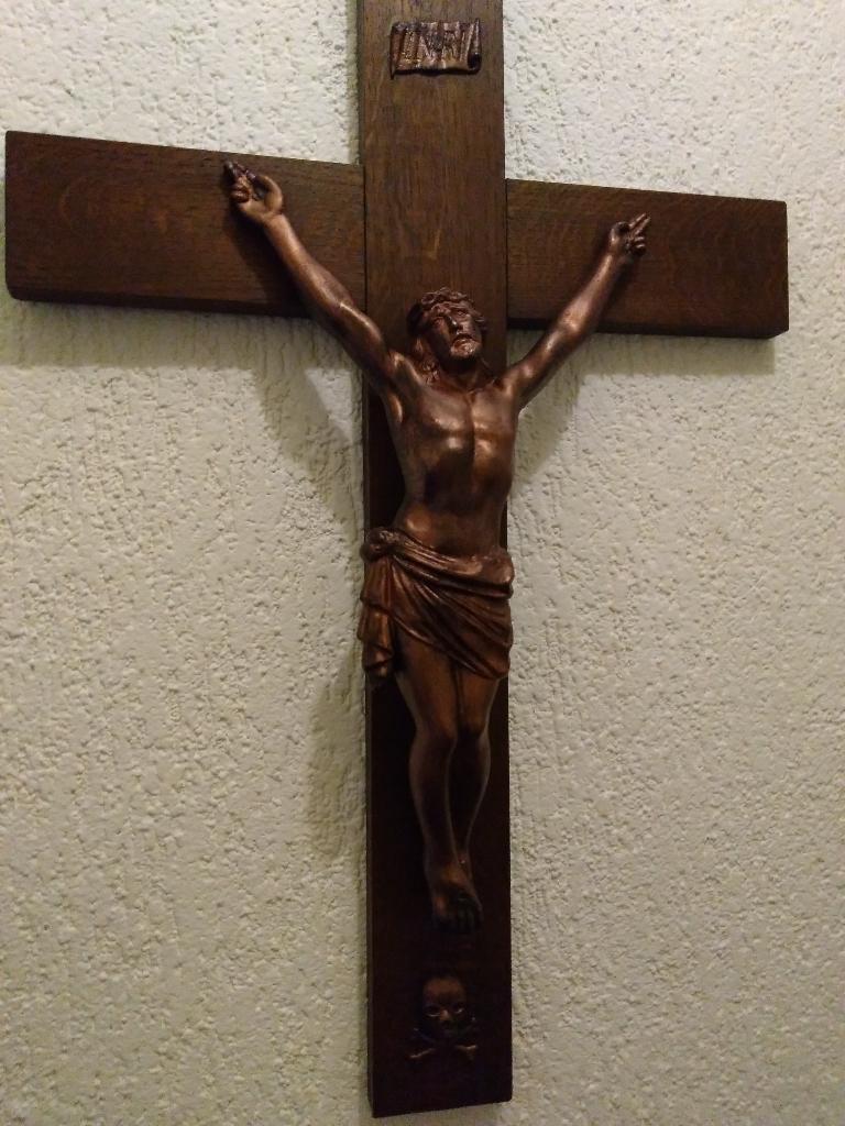 Mooie crucifix, Ophalen