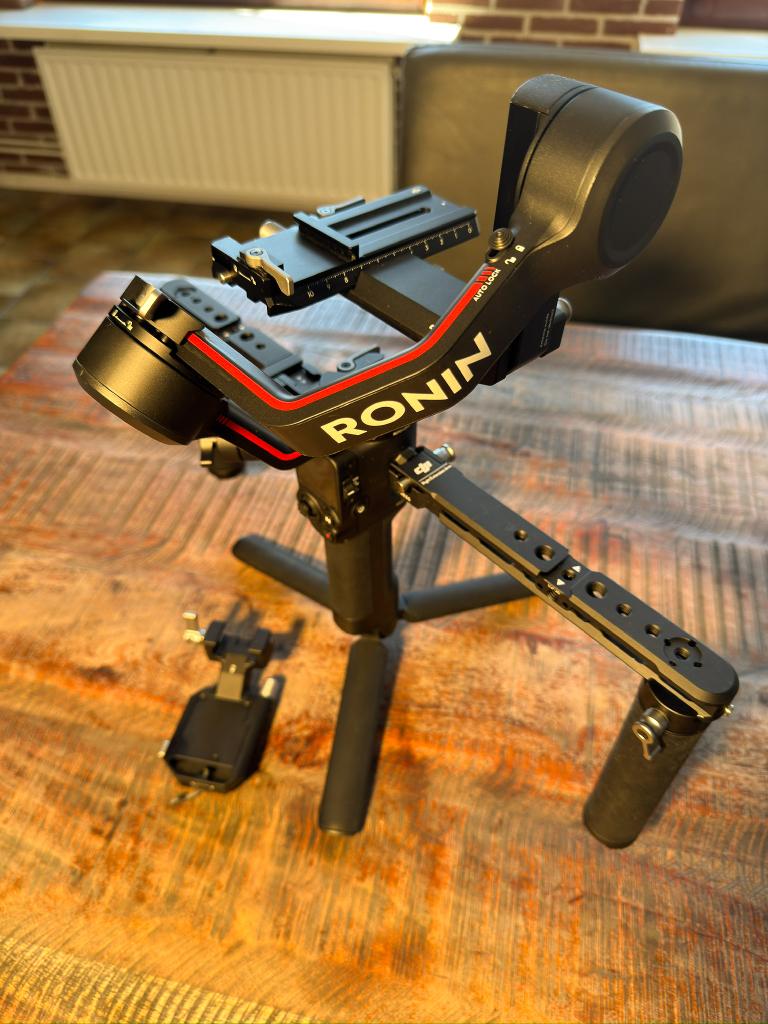 DJI Ronin RS3 + Dual DJI Side Handles + Vertical Mount, Ophalen of Verzenden, Zo goed als nieuw, Minder dan 150 cm, Eenpoot