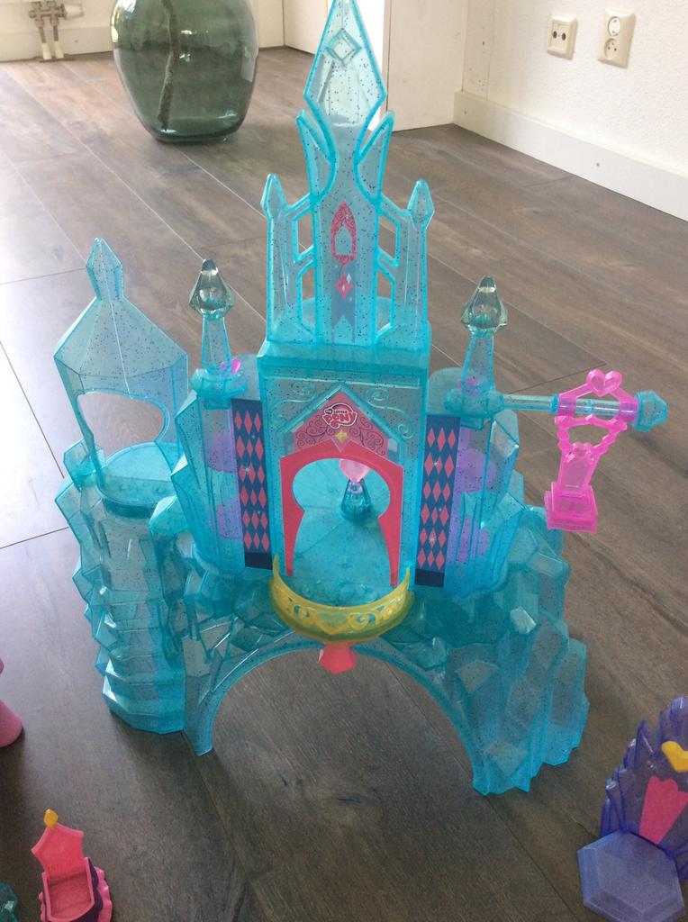 My little pony kasteel met accessoires., Kinderen en Baby's, Ophalen, Zo goed als nieuw