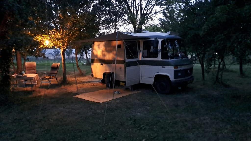 Bus camper, unieke old- timer, Mercedes Benz L410   Bwj.1986, Chemisch toilet, Mercedes-Benz, Handgeschakeld, Particulier