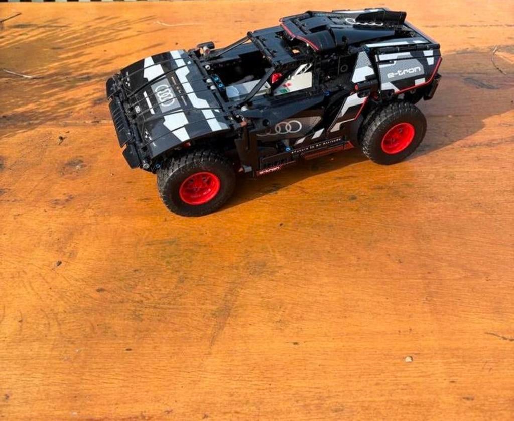 Lego Technic Audi RS Q e-tron, Overige merken, Gebruikt, Auto, Groter dan 1:32