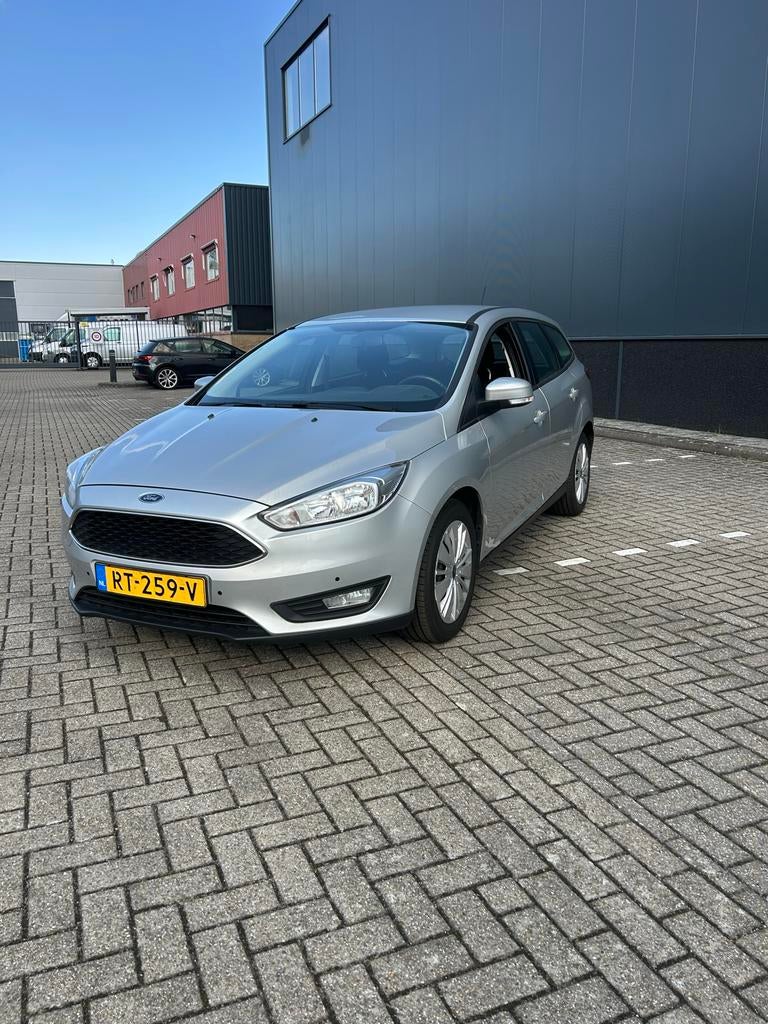 Ford Focus 1.0 Ecoboost 74KW Wagon 2018 Grijs, Auto's, Stof, 100 pk, Origineel Nederlands, Handgeschakeld