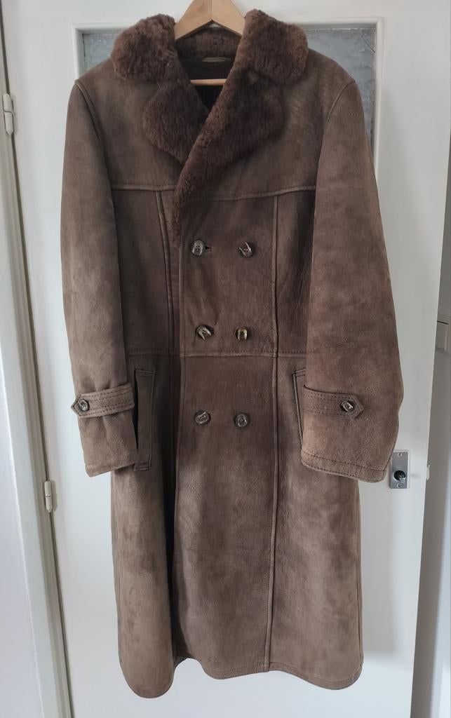 Prachtige vintage lammy coat

Maat 46, maar hij valt kleiner, Ophalen of Verzenden, Zo goed als nieuw, Maat 42/44 (L), Bruin