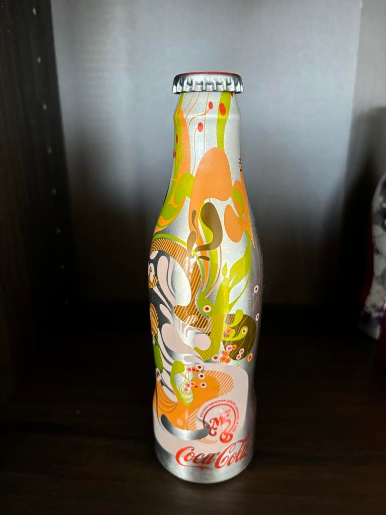 Coca Cola aluminium flesje met kleurrijk design, Ophalen of Verzenden, Zo goed als nieuw, Verpakking