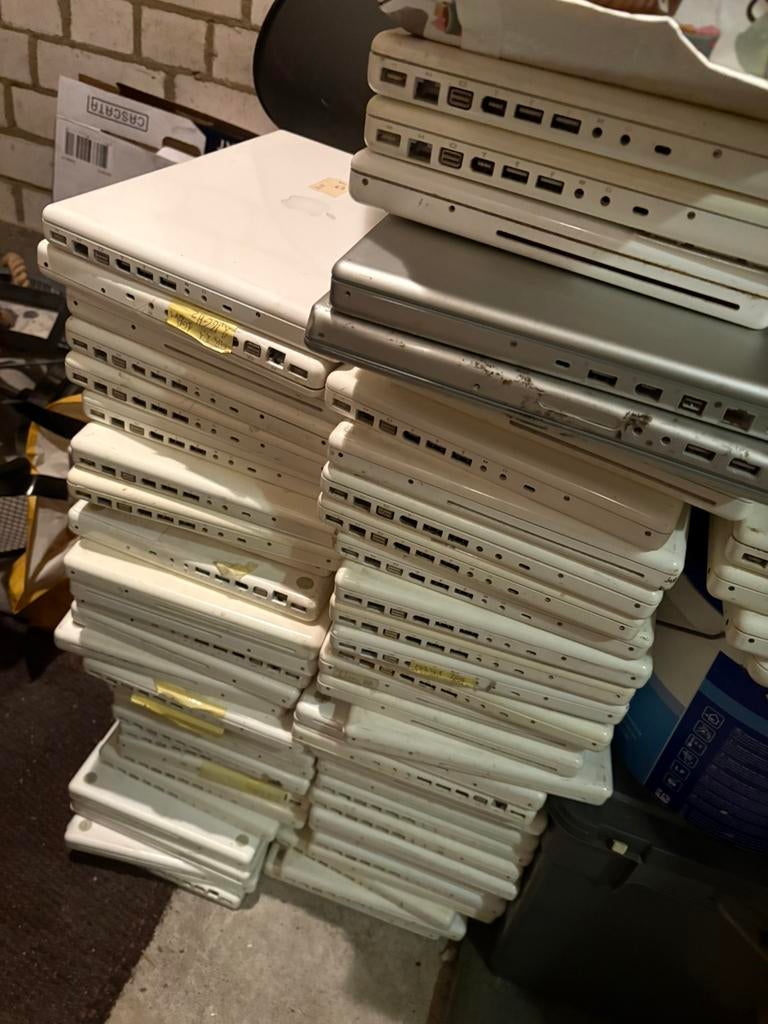 Partij MacBook & MacBook Pro laptops (70 stuks), Computers en Software, Apple Macbooks, Gebruikt, 2 tot 3 Ghz, Qwerty, 13 inch