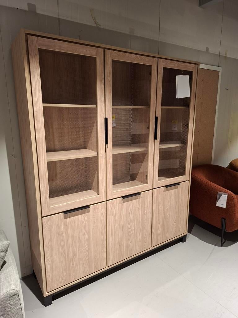 Showroommodel buffetkast Camden Melamine eiken, Huis en Inrichting, Kasten | Buffetkasten, Ophalen, 200 cm of meer, Nieuw, Metaal