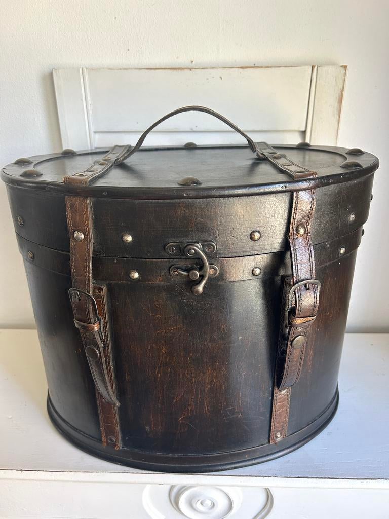 Vintage ovale hoedendoos koffer met riemen, Ophalen