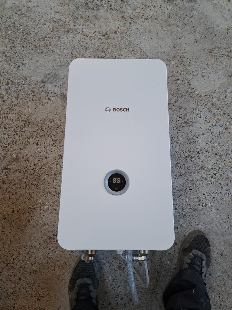 Bosch Tronic Heat 3500 - 6, Doe-het-zelf en Verbouw, Geisers en Boilers, 100 liter of meer, Boiler, Ophalen of Verzenden, Minder dan 3 jaar oud