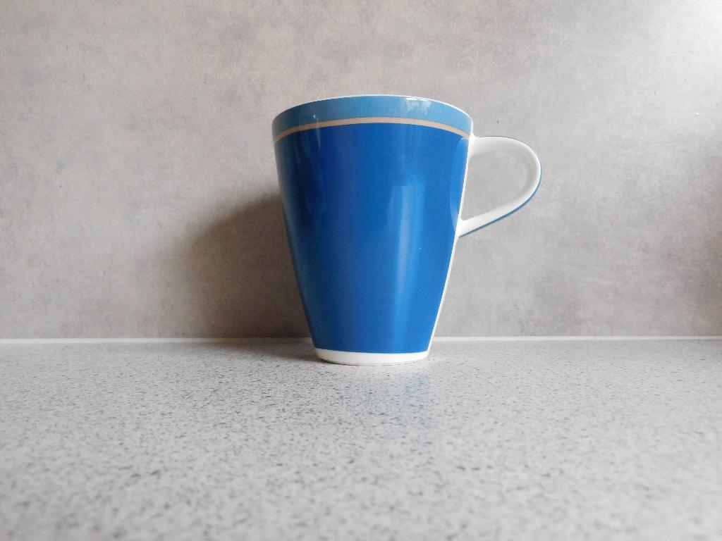 Mok Caffe Club Blauw Villeroy & Boch, Ophalen of Verzenden, Zo goed als nieuw, Overige stijlen, Kop(pen) en/of Schotel(s)