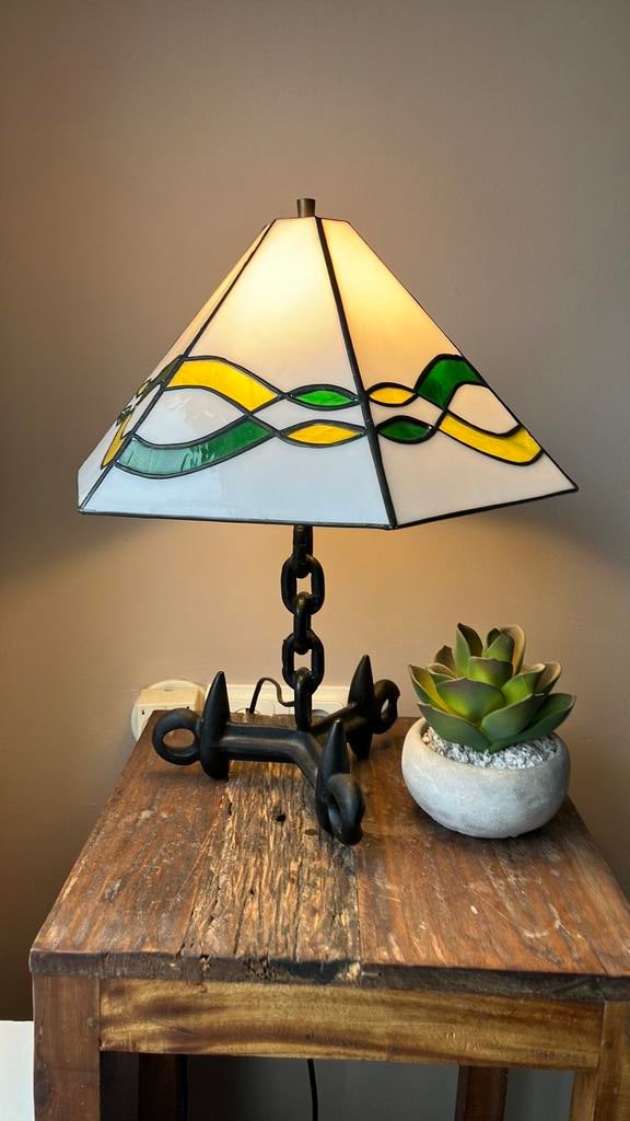 Lamp met smeedijzeren voet - 43 cm hoog, Ophalen of Verzenden