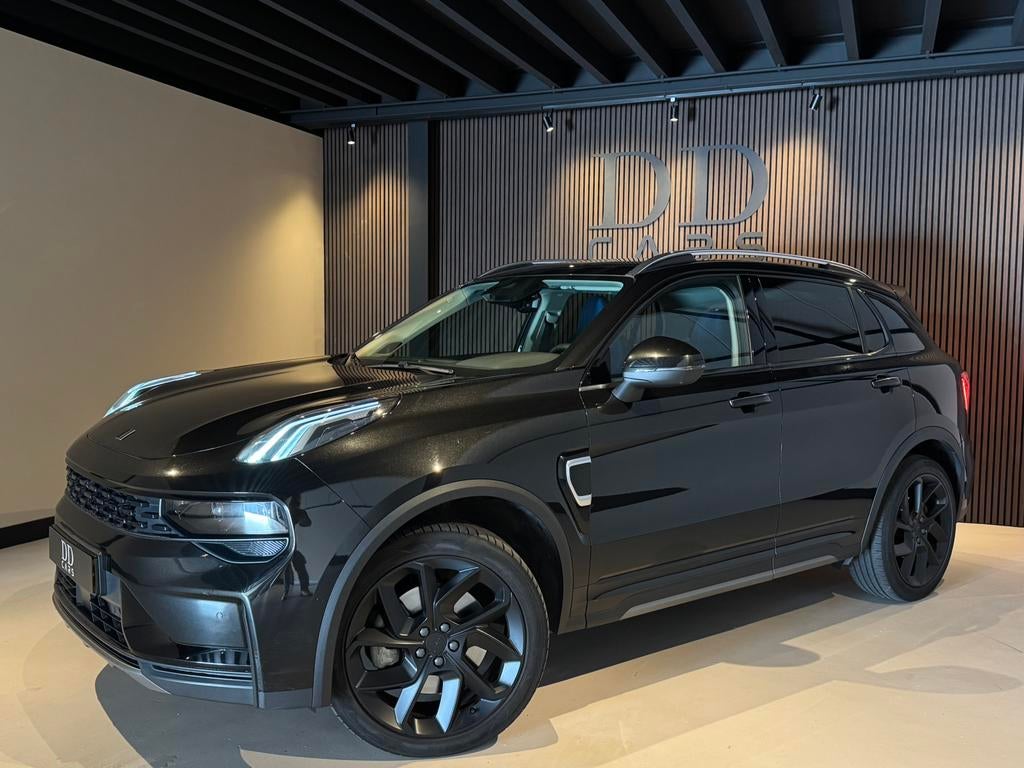 Lynk & Co 1.5TD 261PK Black Edition | Pano | 360 Camera |, Auto's, 1800 kg, Zwart, 4 cilinders, 179 pk