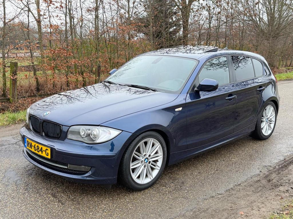 BMW 1-serie 118d Business Line Ultimate Edition APK 10-2026, Auto's, 1-Serie, Euro 5, Blauw, 140 €/maand