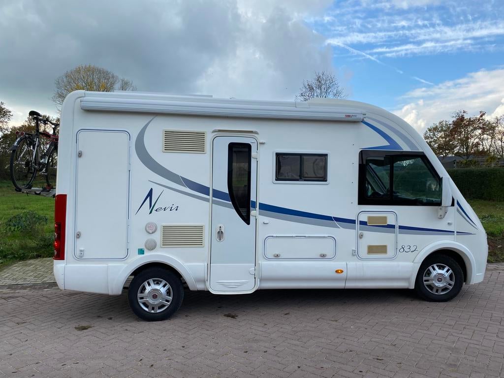 McLouis Nevis 832 | NL-camper | compact < 6 meter | 2014, Caravans en Kamperen, Integraal, Ringverwarming, Fiat, 7 tot 12 maanden geleden