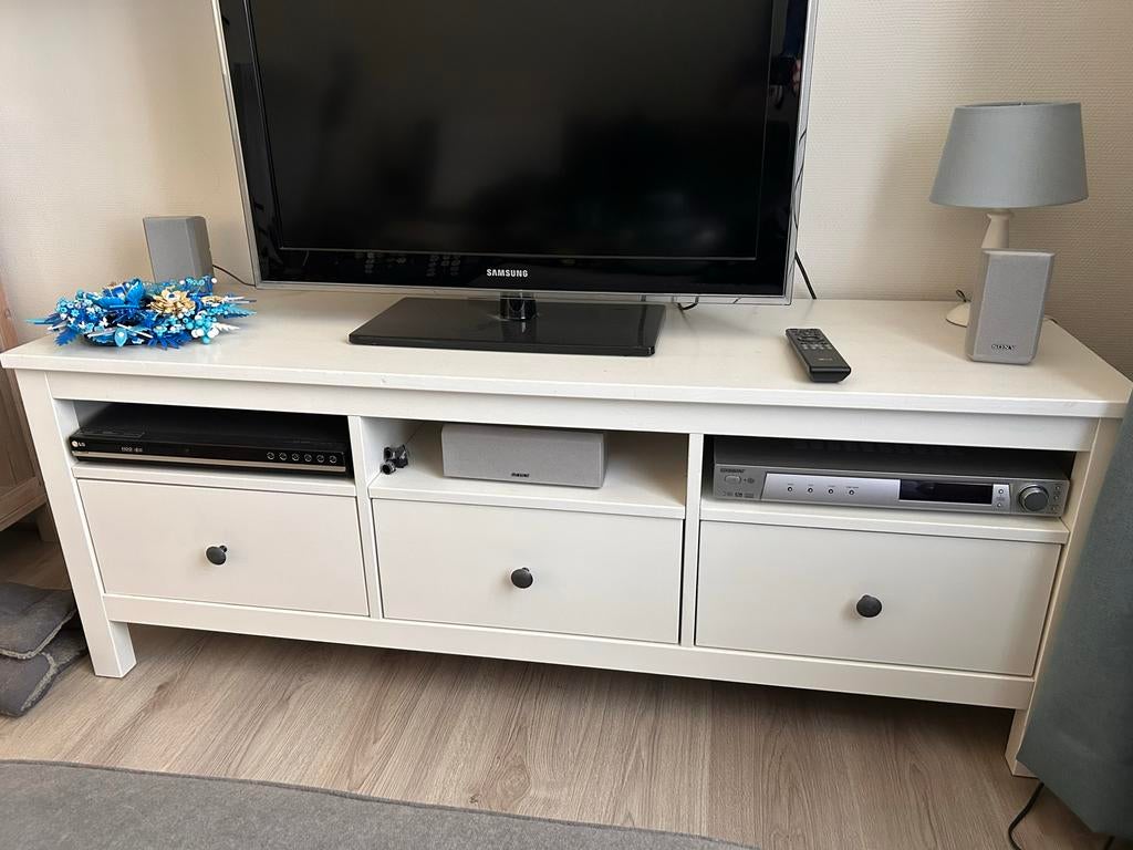 IKEA Hemnes tv meubel wit, Huis en Inrichting, Kasten | Televisiemeubels, Ophalen, Gebruikt, 100 tot 150 cm, Minder dan 100 cm