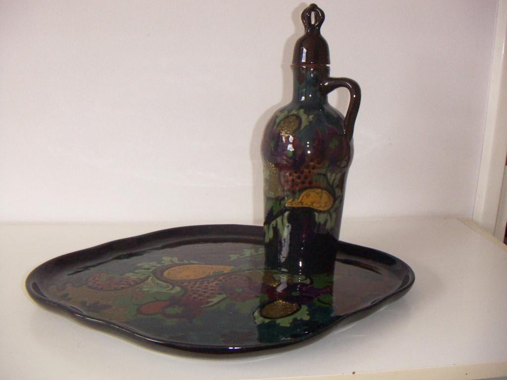 Zuid Holland Gouda plateel keramiek karaf op schaal jr.1918., Porselein of Keramiek, Schaal, Ophalen of Verzenden, Zo goed als nieuw