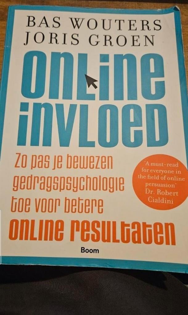Online Invloed - Bas Wouters & Joris Groen, Boeken, Ophalen of Verzenden, Zo goed als nieuw, Sociale psychologie, Bas Wouters, Joris Groen