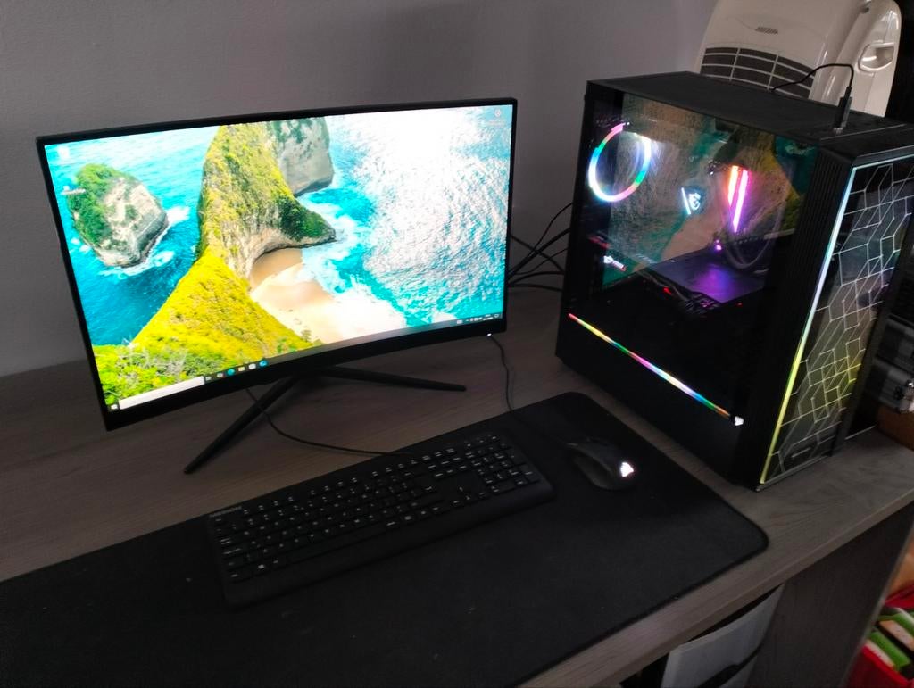 Game pc. i5-9600K , GTX 1070 ti, Computers en Software, Windows Laptops, 15 inch, SSD, 2 tot 3 Ghz, Ophalen of Verzenden