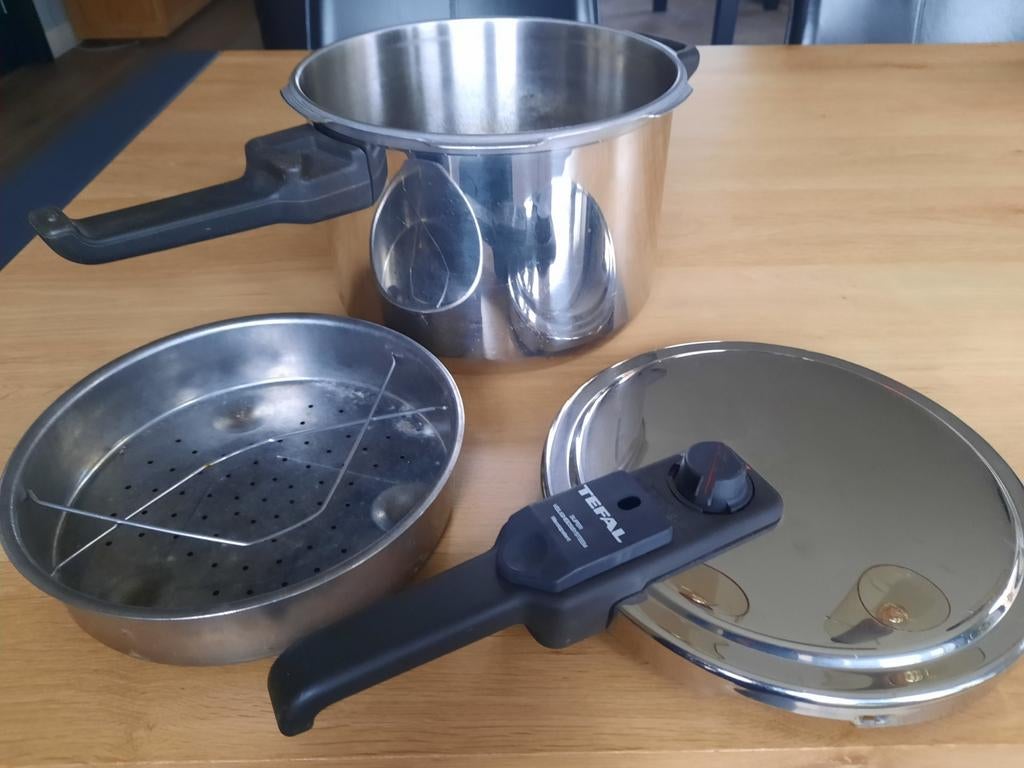 Tefal Snelkookpan - Perfect voor snelle maaltijden!, Huis en Inrichting, Keuken | Potten en Pannen, Ophalen, Gebruikt, Rvs, Kookpan of Snelkookpan