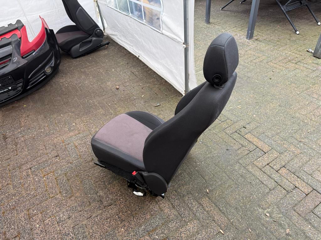 Opel Corsa D Stoelen + Achterbank met Stoelverwarming, Ophalen, Gebruikt, Opel