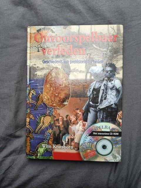 Onvoorspelbaar verleden 9789023240853, Ophalen of Verzenden, Alpha, Nieuw, HBO