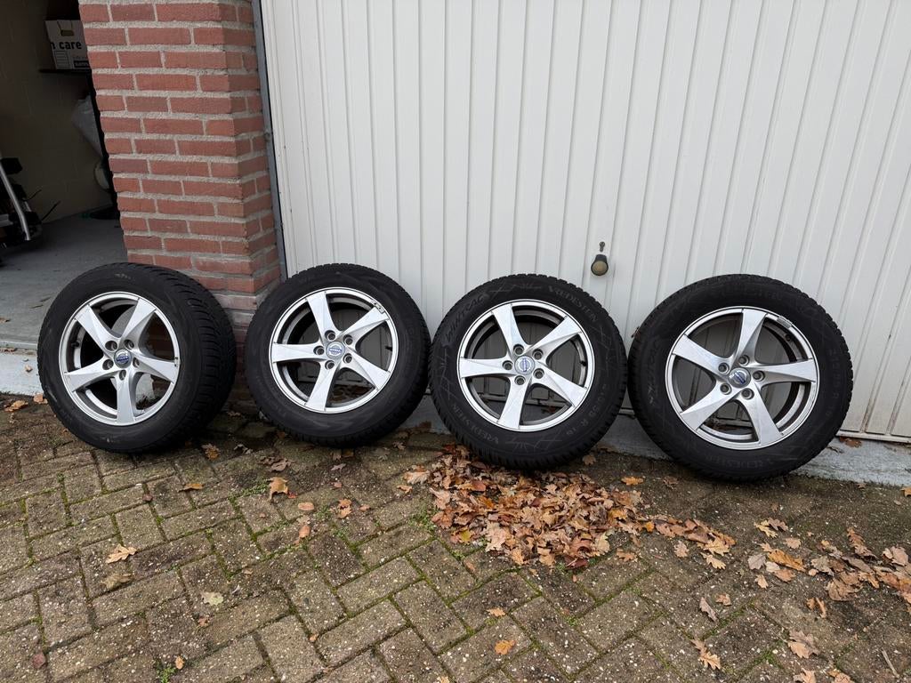 Set winterbanden op velg 16 inch Volvo V60, Ophalen, Gebruikt, 16 inch, Overige