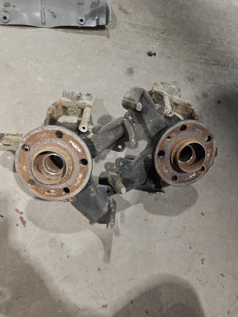 Fusee Links + Rechts voorzijde Volkswagen Polo 6R, Ophalen of Verzenden, Gebruikt, Volkswagen