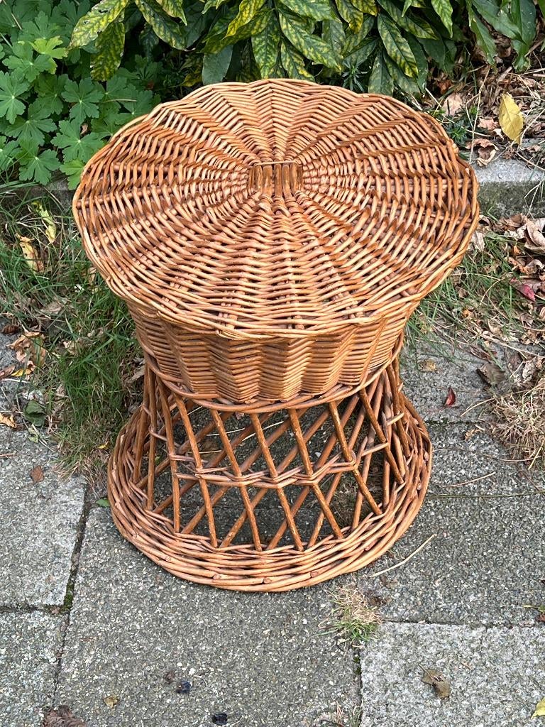 Vintage wilgentenen mand/tafeltje/krukje rotan, Gebruikt, Mand, Ophalen of Verzenden, Riet