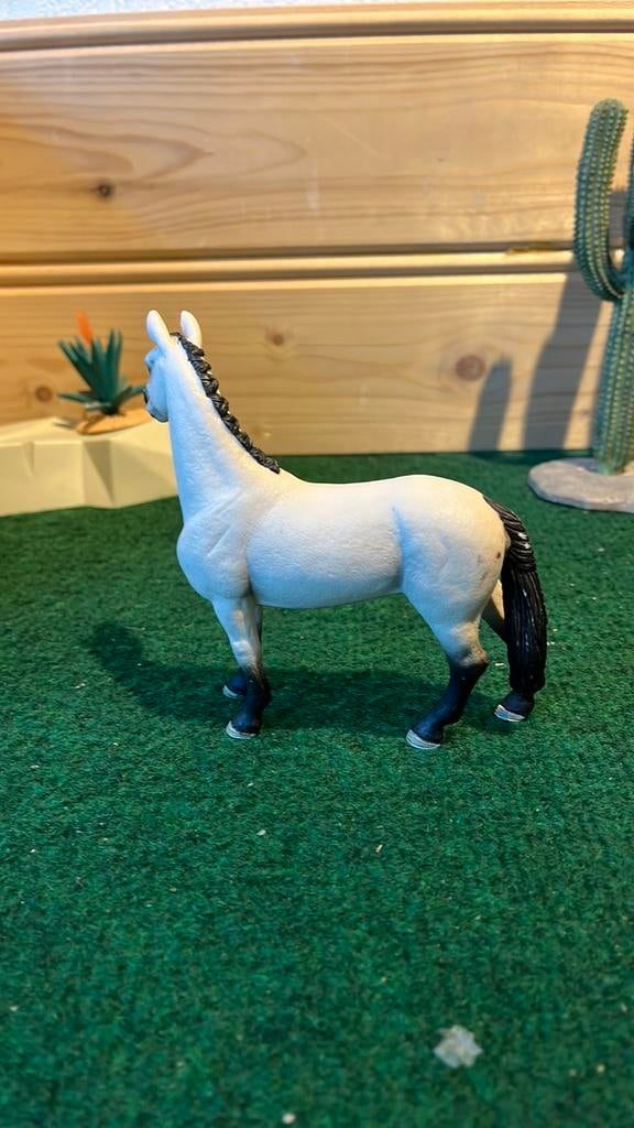 Schleich hanoveraan ruin 2015, Ophalen of Verzenden, Zo goed als nieuw, Paard, Beeldje of Figuurtje