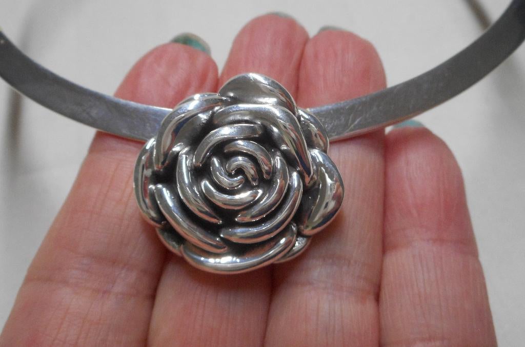 Zilveren Spang met roos hanger nr.1206, Verzenden, Zo goed als nieuw, Zilver, Zilver