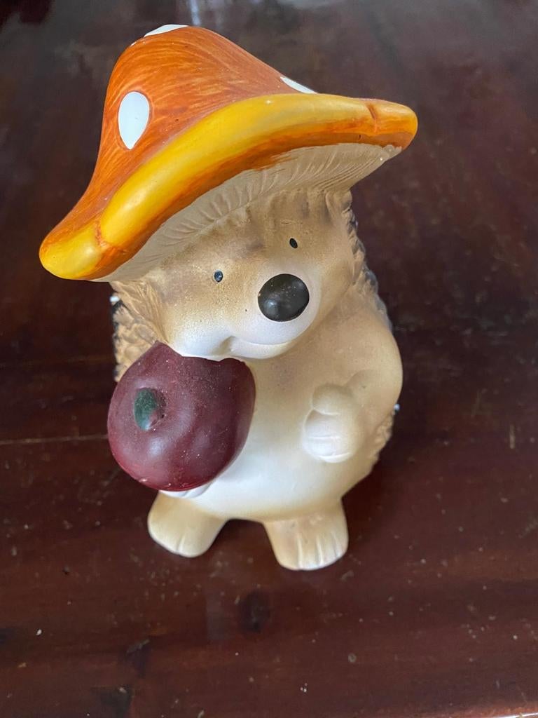 Te koop leuke stenen egel paddenstoel, Ophalen, Zo goed als nieuw, Dier