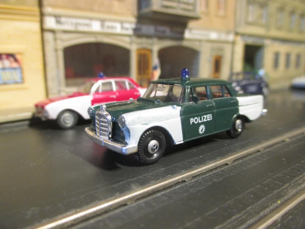 Mercedes Benz W110 Heckflosse Polizei / Politie groen/wit, Ophalen of Verzenden, Zo goed als nieuw, Auto, Overige merken