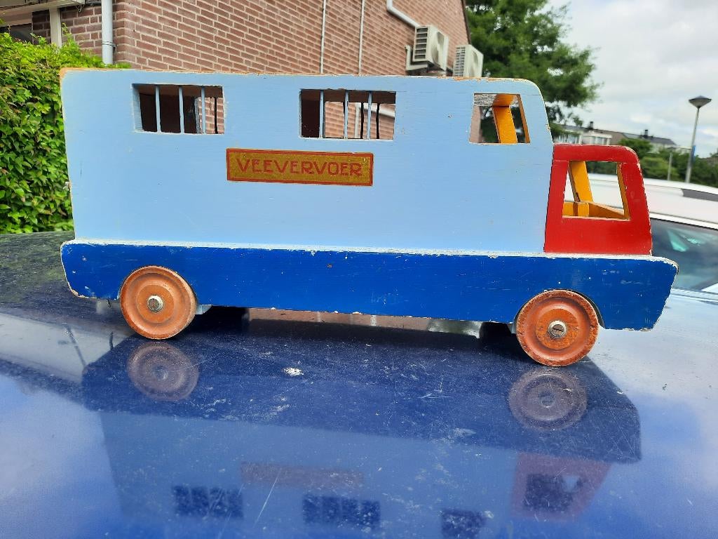 Hele oude houten vrachtauto veevervoer denk vibano, Antiek en Kunst, Antiek | Speelgoed, Ophalen of Verzenden