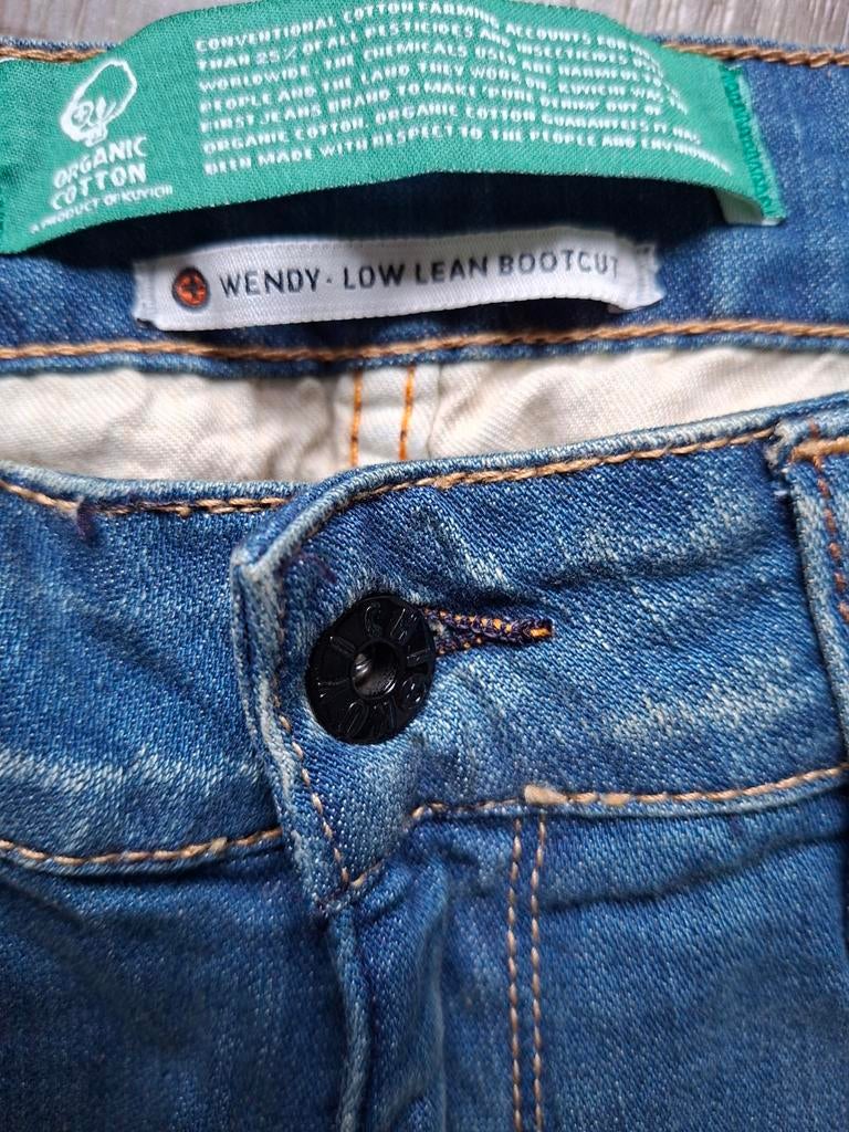 4 voor €99,95 KUYICHI Wendy low bootcut jeans W32 L32, Blauw, KUYICHI, Nieuw, Ophalen of Verzenden