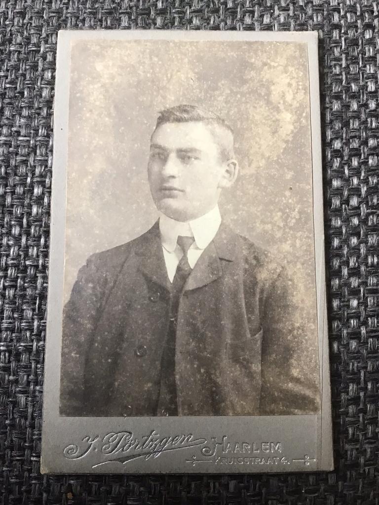 CDV, Jongeman, J. PÖRTZGEN, HAARLEM, Carte de Visite 2, Ophalen of Verzenden, Voor 1940, Gebruikt, Foto