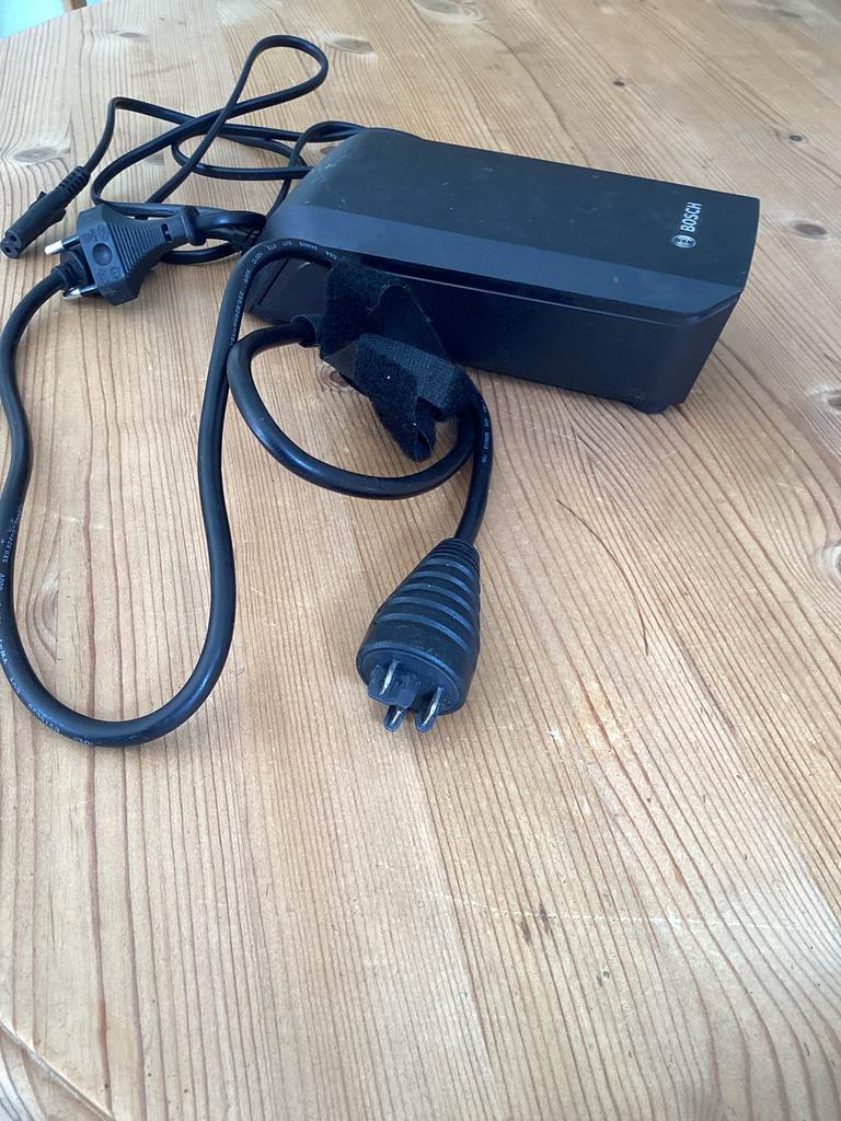 Bosch ebike oplader (gazelle orange), Ophalen, Gebruikt
