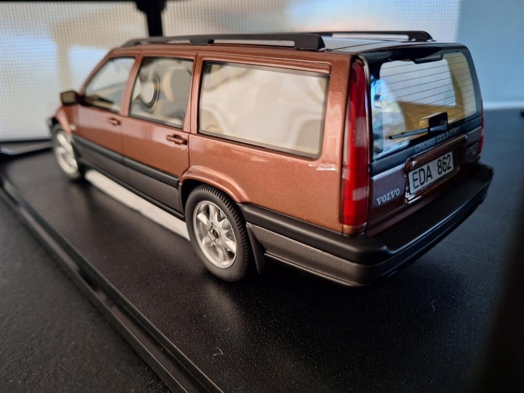 Volvo V70 XC Cross Country 1996-1999 Schaal 1:18, Overige merken, Auto, Cult, Nieuw