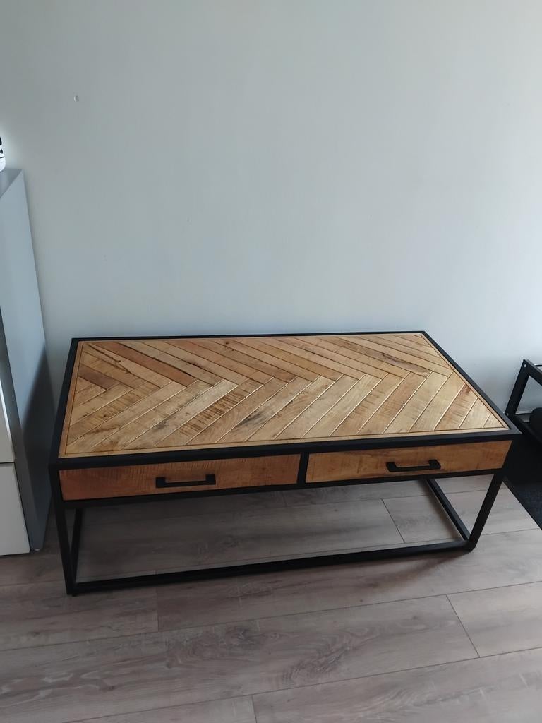 Mango houten salontafel visgraat industriëel goed als nieuw, Huis en Inrichting, Tafels | Salontafels, Ophalen, 50 tot 100 cm