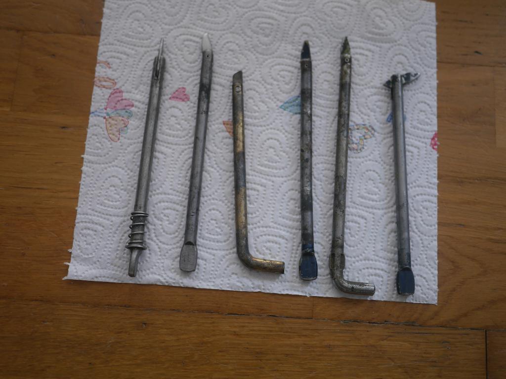 tilt pennen, bracket pennen (voor Buitenboordmotor), Watersport en Boten, Ophalen of Verzenden, Zo goed als nieuw, Motor en Techniek