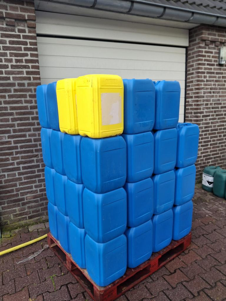 Jerry cans blauw, groen 20ltr. UN keurmerk, Minder dan 75 liter, Ophalen, Zo goed als nieuw