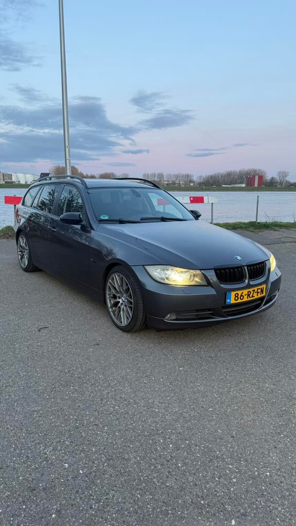 BMW 325i Touring, Auto's, Automaat, Achterwielaandrijving, 2497 cc, Stationwagon