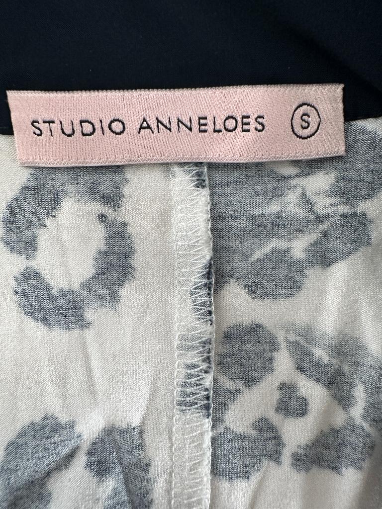 Studio Anneloes jurk S, Zwart, Ophalen of Verzenden, Zo goed als nieuw, Onder de knie