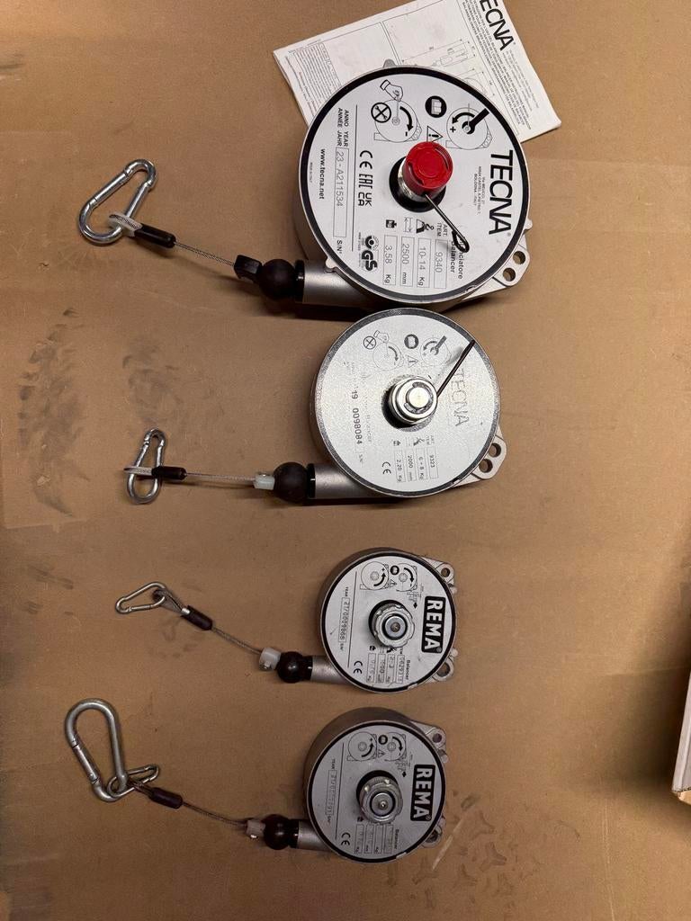 Diverse veerbalancers: TECNA en REMA, Ophalen of Verzenden, Zo goed als nieuw, Handmatig