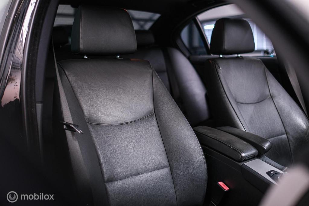 BMW 3-serie 330i Executive 258 pk | Xenon | Leder | Navigati, Auto's, Automaat, Achterwielaandrijving, Gebruikt, Zwart