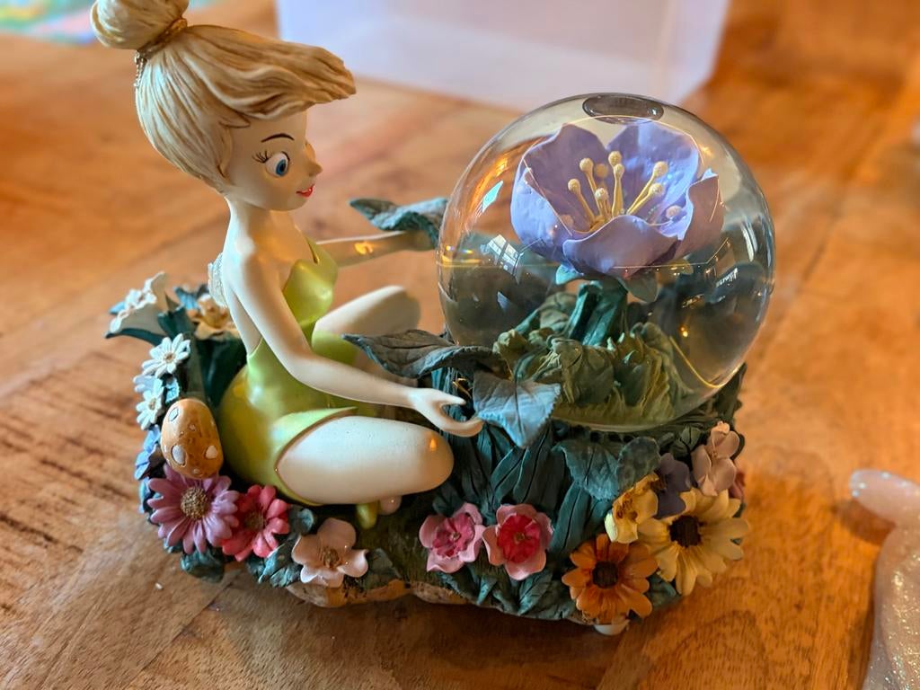 Tinkerbell sneeuwbollen met schade (vleugels), Verzamelen, Disney, Gebruikt, Beeldje of Figuurtje, Ophalen of Verzenden