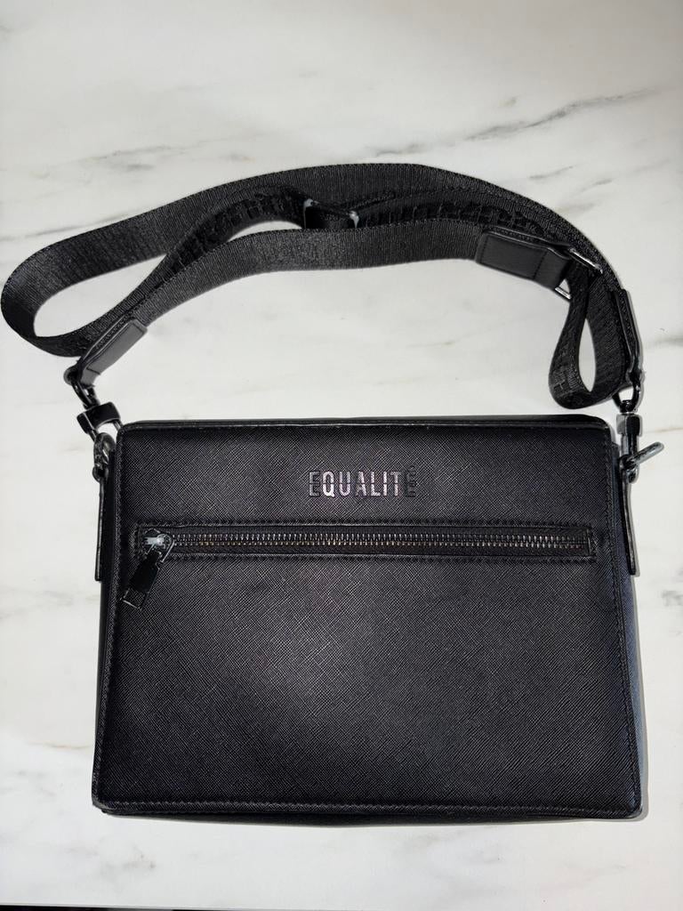 Equalite Luis tas - Zwart schoudertasje, Ophalen of Verzenden, Zo goed als nieuw, Zwart, Overige merken