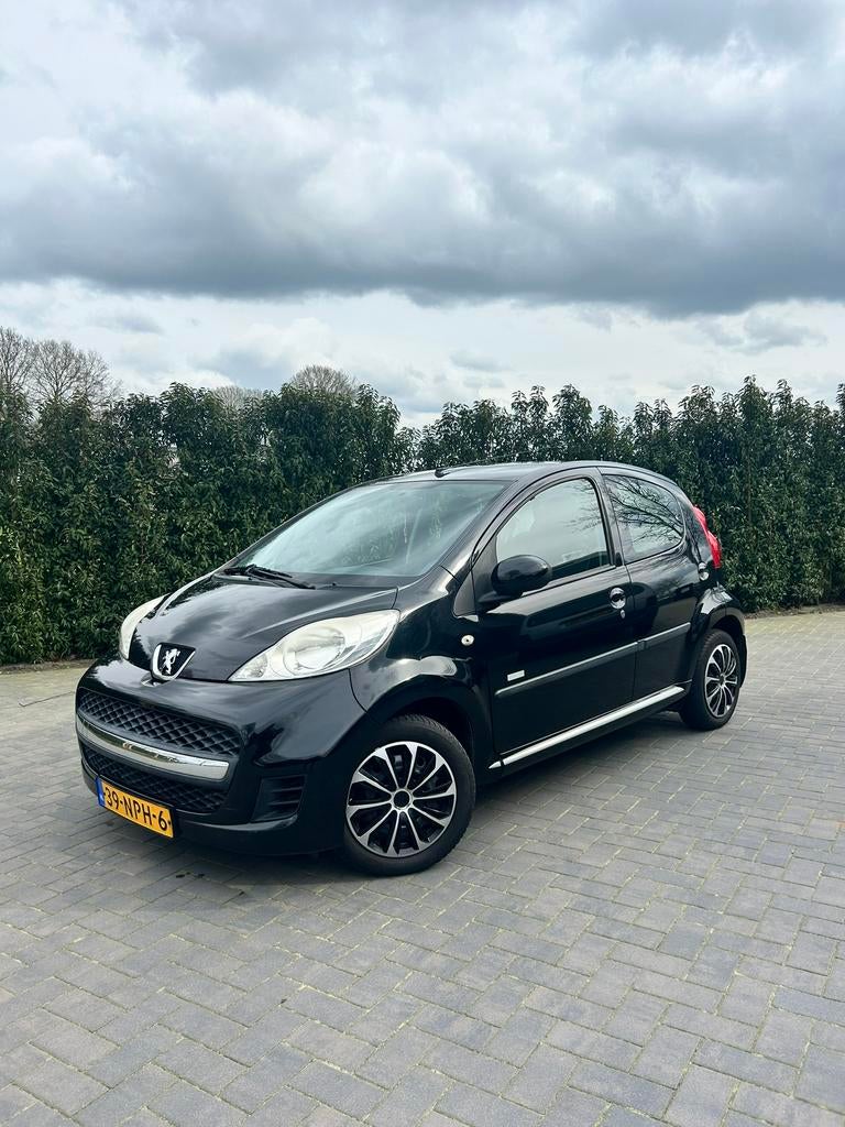 Peugeot 107 1.0 12V 5DR 2010 Zwart, Voorwielaandrijving, Stof, Zwart, 4 stoelen