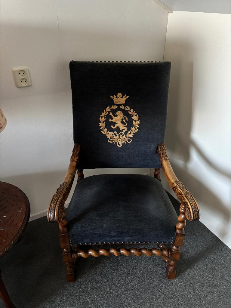 Antieke boekenkast, Ophalen