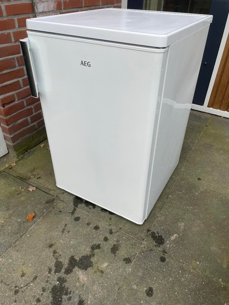 Tafelmodel koelkast met vriesvak AEG, 100 tot 150 liter, Zo goed als nieuw, Met vriesvak, Ophalen
